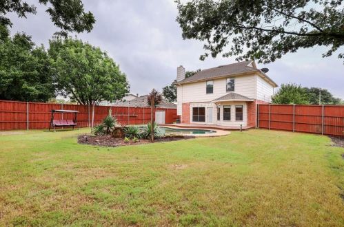 740 Teakwood Dr, Lewisville TX  75028-7232 exterior