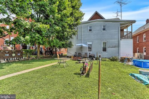 30 Eichelberger St, Hanover PA 17331-1333 exterior