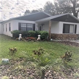 945 14th St, Saint Petersburg FL  33705-1242 exterior