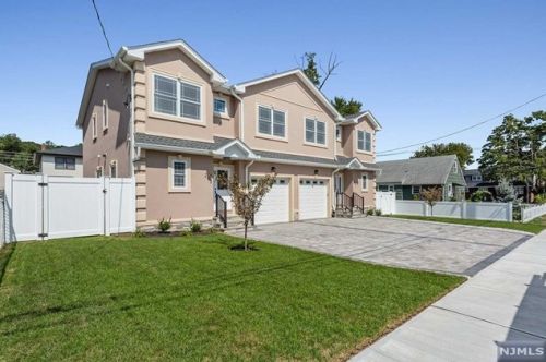 205 Philip Ave, Elmwood Park, NJ 07407-2226