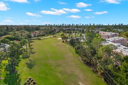 400 Forest Lakes Blvd, Naples FL  34105-5558 exterior