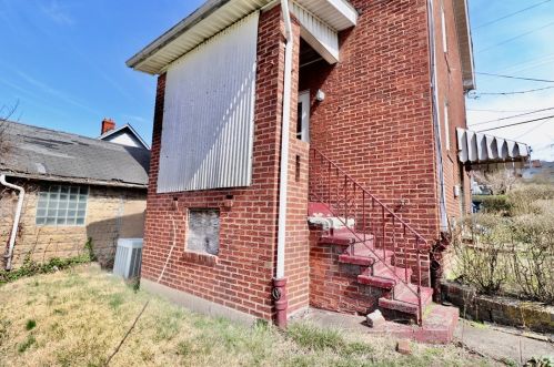 1506 Freemont St, Mckeesport PA  15132-5329 exterior