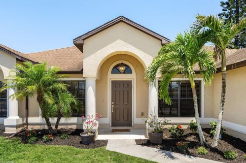 215 11th Ter, Cape Coral, FL 33990-2078