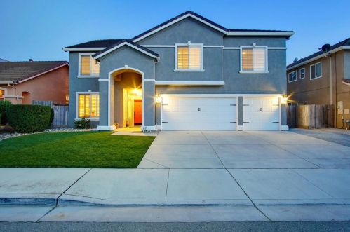1441 Panorama Dr, Hollister, CA 95023-8086