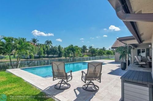 16373 11th St, Hollywood FL 33027-5050 exterior