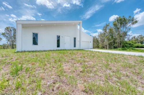 840 Carpenter St, Lehigh Acres, FL 33974-9749