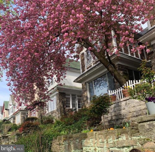 425 Gln Echo Rd, Philadelphia PA 19119-2915 exterior