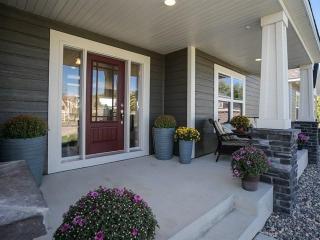 18940 Katrine Ct, Lakeville, MN 55044-3412