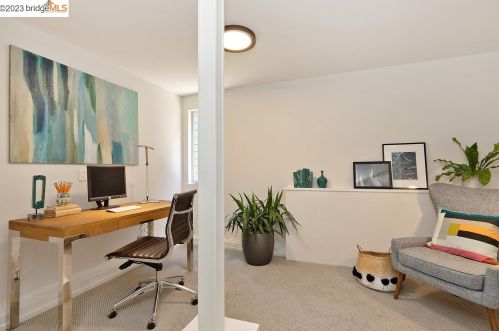 6361 Ascot Dr, Oakland CA 94611-1710 exterior