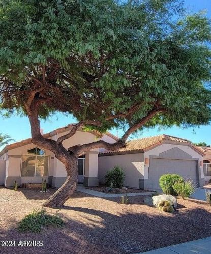 5163 Kerry Ln, Glendale, AZ 85308-4938