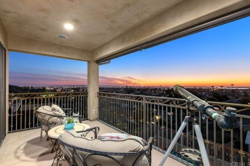 1910 Illion St, San Diego, CA 92110-1315