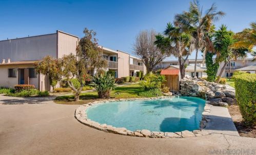 279 Moss St, Chula Vista CA 91911-2130 exterior