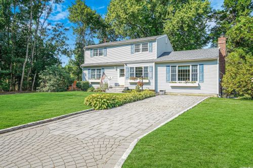 48 Johnson Ave, San Remo, NY 11754-3519