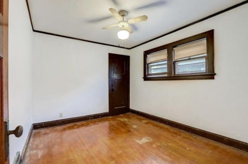 1454 89, Milwaukee WI 53222-4604 exterior