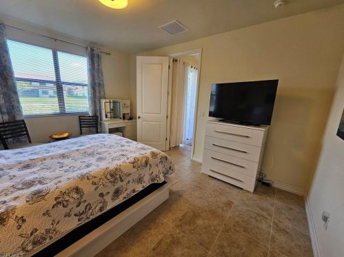 7914 Bristol Cir, Naples FL  34120 exterior