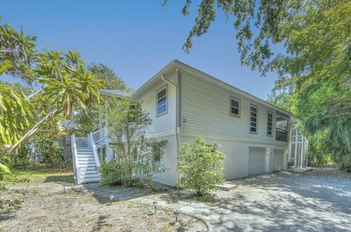 2011 Mitzi Ln, Sanibel, FL 33957-4114