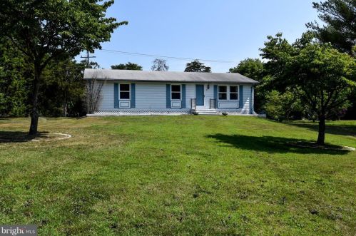 987 Ramoth Church Rd, Fredericksburg, VA 22406-4519