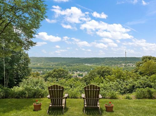 471 School St, Sewickley, PA 15143-2380