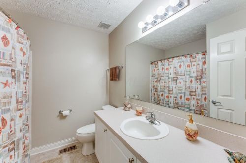 384 Kyber Run Cir, Johnstown OH  43031-9619 exterior