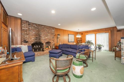 1 Country Ridge Cir, Rye Brook NY  10573-1040 exterior