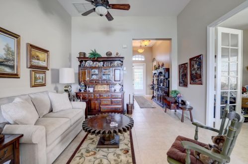 383 Lake Forest Way, Fort Pierce, FL 34986-2071