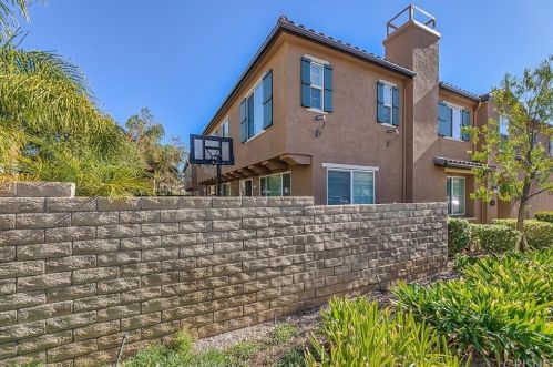 28386 Casselman Ln, Santa Clarita, CA 91350-3225