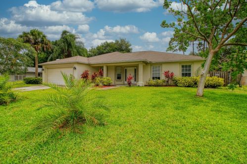 2433 Vardon St, Fort Pierce, FL 34953-2445