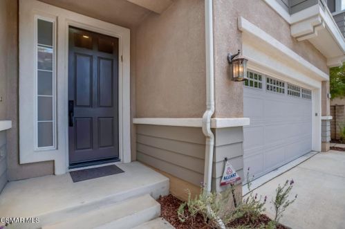 184 Forrester Ct, Simi Valley, CA 93065-8228