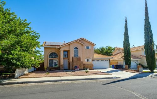14590 Oregon Trl, Victorville, CA 92392-6164