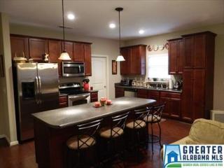 6628 Woodford Ln, Bessemer, AL 35022-6991