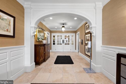 6304 Parkview Dr, Haverford, PA 19041-2022