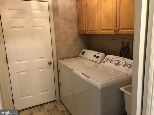 33 Chancery Ct, Souderton PA  18964-2903 exterior