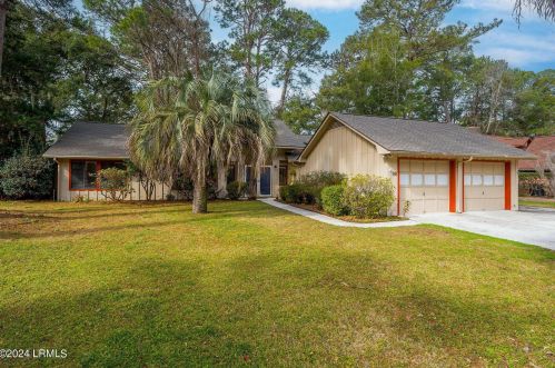 30 Chesterfield Dr, Beaufort SC  29906-9006 exterior