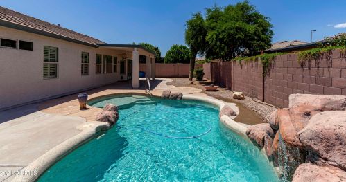 3862 Westchester Dr, Chandler AZ  85249-8950 exterior