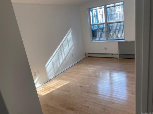 784 Jennings St, Bronx NY  10459-1206 exterior