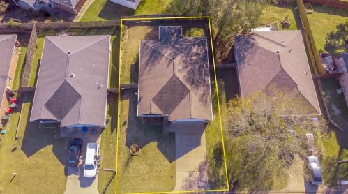 125 Hidden Valley Cir, Huntsville, TX 77340-1701