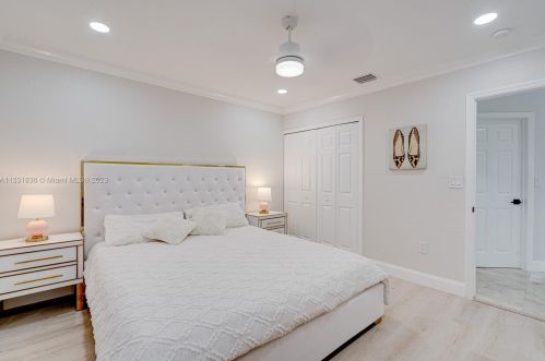 3586 143rd Ave, Hollywood FL  33027-4704 exterior