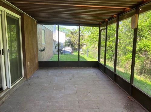 412 Clifton Ave, Glenshaw PA  15116-2402 exterior