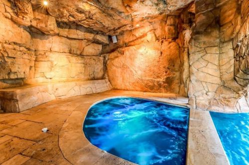 2718 Casey Ky Rd, Nokomis FL  34275-3306 exterior