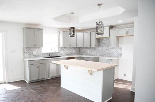 1002 Crawford Ave, Connellsville PA  15425-2428 exterior