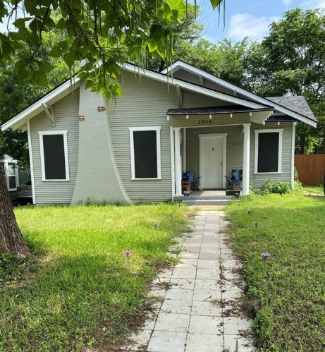 2909 Meadowbrook Dr, Fort Worth, TX 76103-2815