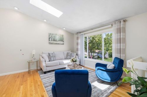 86 Hilltop Dr, Providence RI  02919-3013 exterior