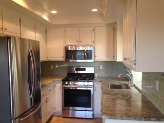 7372 Altiva Pl, Carlsbad CA  92009-6421 exterior