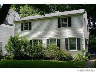 25 Menlo Pl, Rochester, NY 14620-2717