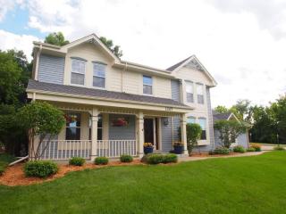 1267 Highpoint Ln, Waukesha, WI 53189-7737