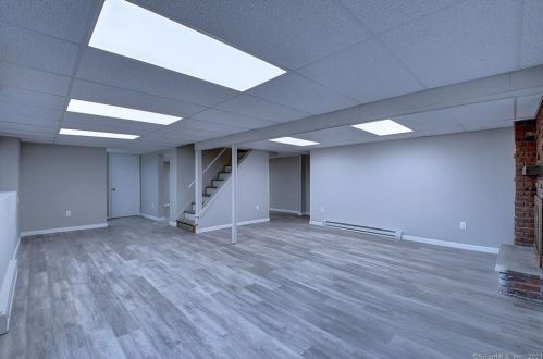 50 Bette Dr, Manchester CT  06040-6814 exterior