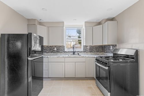 56 Wellington Rd, Floral Park NY  11003-1414 exterior