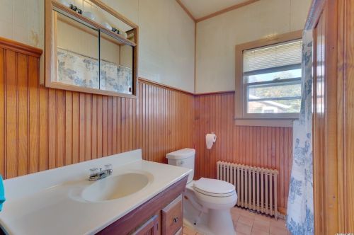 610 Bailey Ave, Greenport NY  11944-1256 exterior