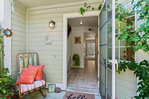 1468 Townview Ave, Santa Rosa CA  95405-7561 exterior