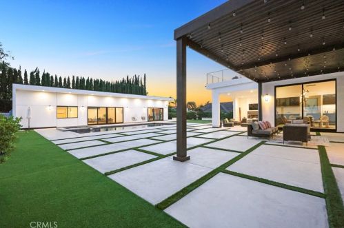 18852 Canyon Crest Dr, Orange CA 92861-2806 exterior